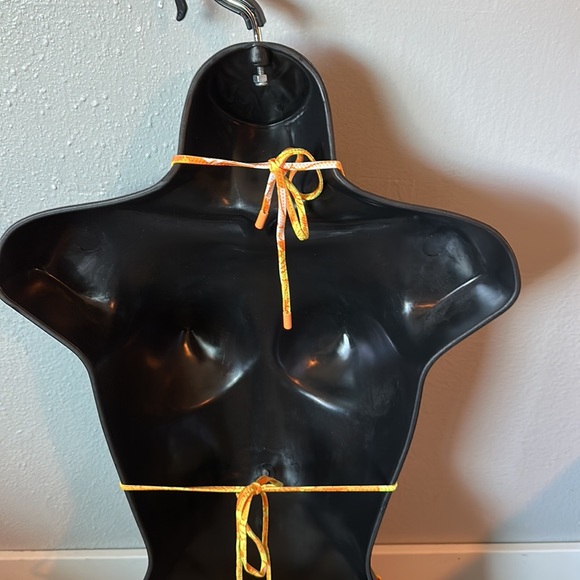 String floral style Swimsuit top and bottom swimsuit set. - Picture 6 of 14